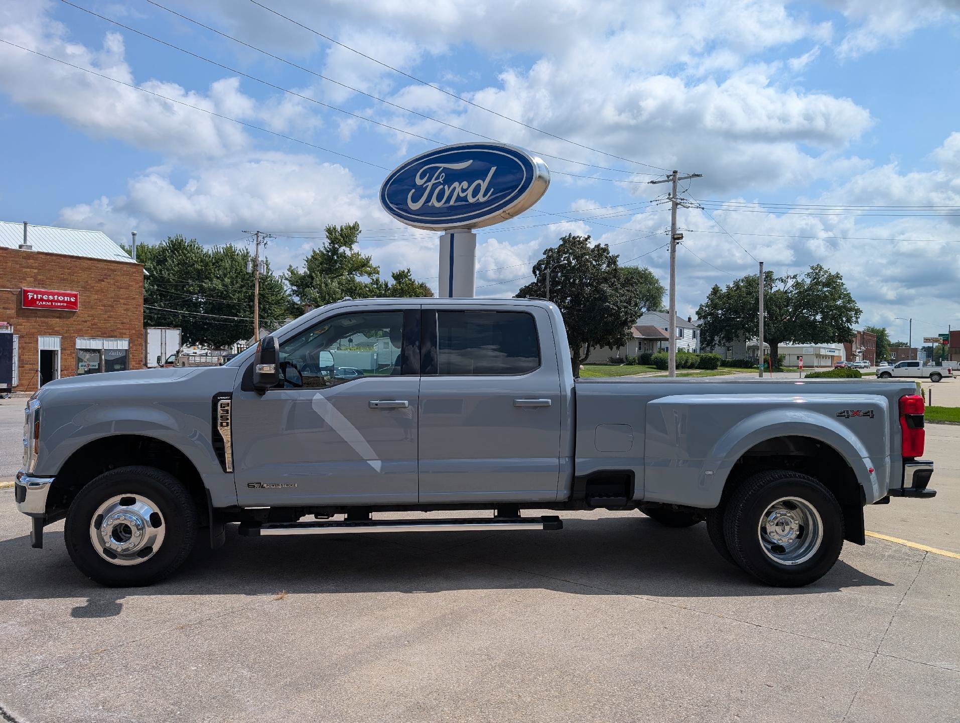 Used 2025 Ford F350 Lariat AWD/4WD image 1