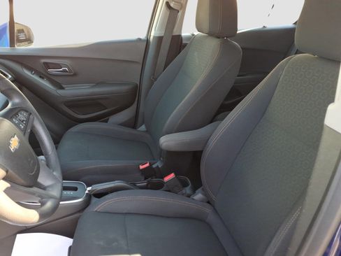 Used 2017 Chevrolet Trax LS AWD/4WD image 10