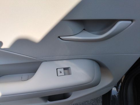 Used 2025 Hyundai Kona SEL FWD image 23