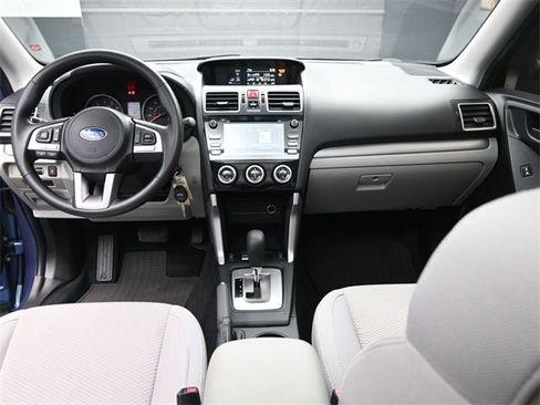 Used 2018 Subaru Forester 2.5i Premium w/ All-Weather Package image 9