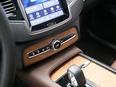 Certified 2023 Volvo XC90 B6 Plus w/ Protection Package Premier AWD/4WD image 12