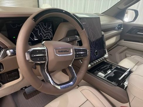 Used 2026 GMC Yukon Denali w/ Denali Reserve Package AWD/4WD image 12