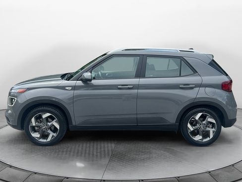 Used 2020 Hyundai Venue SEL w/ Convenience + Premium Package FWD image 4