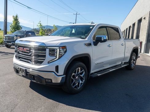 Used 2023 GMC Sierra 1500 SLT w/ SLT Premium Package AWD/4WD image 3