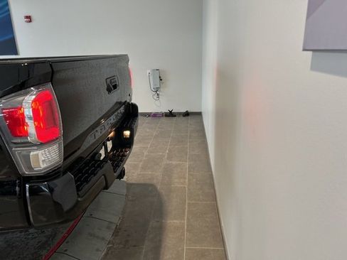 Used 2023 Toyota Tacoma TRD Sport image 6