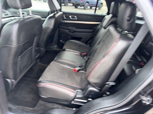 Used 2018 Ford Explorer XLT w/ Equipment Group 202A image 24