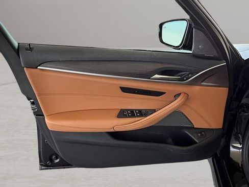 Used 2022 BMW 530i w/ M Sport Package image 13