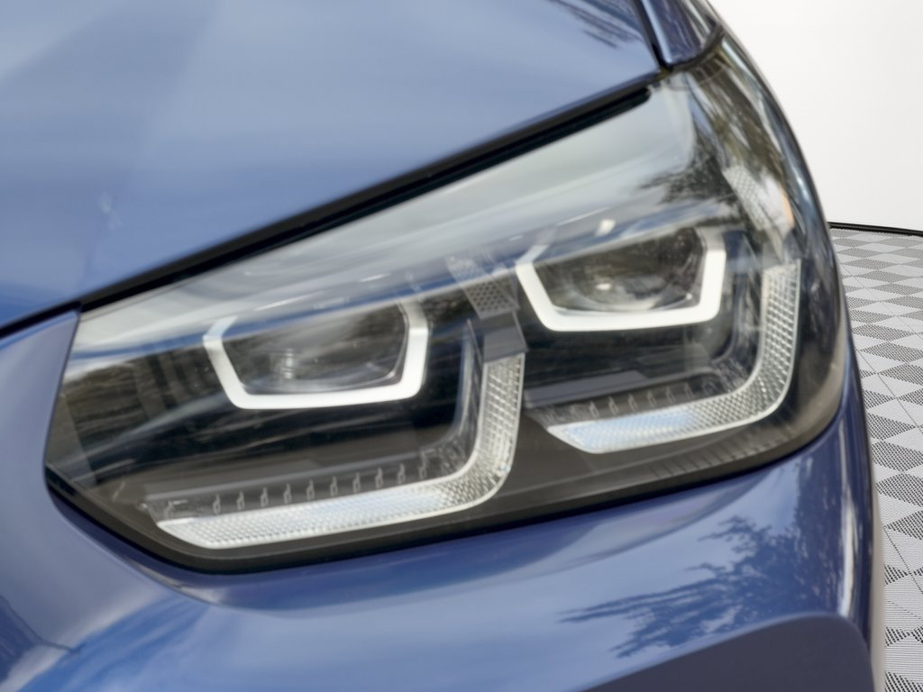 Used 2025 BMW X4 M40i AWD/4WD image 12