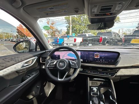 Certified 2025 Buick Envision Avenir image 27