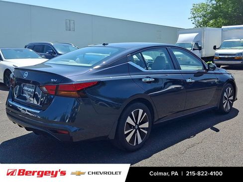 Used 2021 Nissan Altima 2.5 SV FWD image 5