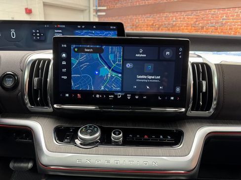 New 2025 Ford Expedition Platinum w/ Platinum Ultimate Package image 18