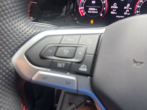 Used 2025 Volkswagen GTI SE FWD image 26