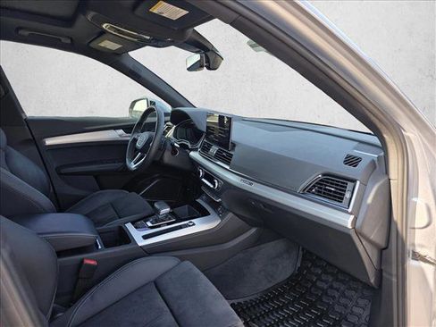 Certified 2023 Audi Q5 e Prestige w/ Prestige Package image 12