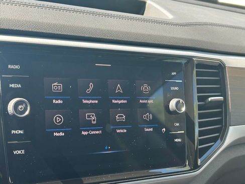 Used 2023 Volkswagen Atlas SE w/ Black Wheel Package image 16