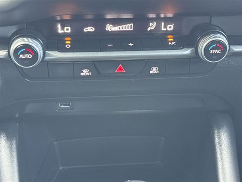 Used 2020 MAZDA MAZDA3 Sedan w/ Select Package image 27