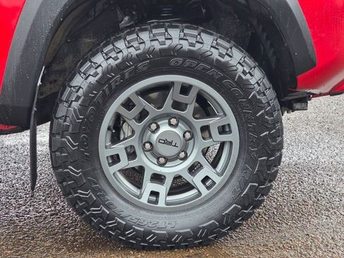 Used 2023 Toyota Tacoma TRD Off-Road image 29