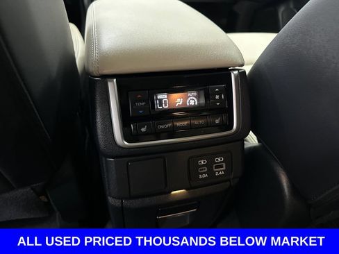 Used 2024 Subaru Ascent Limited AWD/4WD image 25