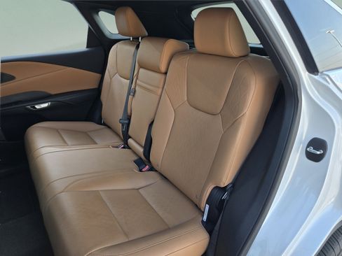 Used 2024 Lexus RX 350 Premium Plus w/ Convenience Package FWD image 8