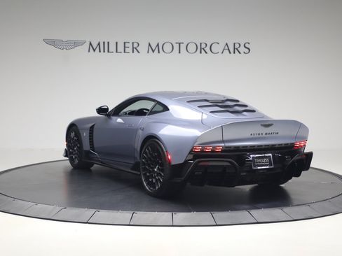 Used 2024 Aston Martin Valour RWD image 5