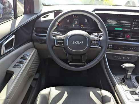 New 2026 Kia Carnival FWD image 13