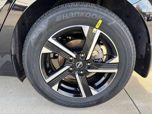 Used 2025 Nissan Sentra SV image 9