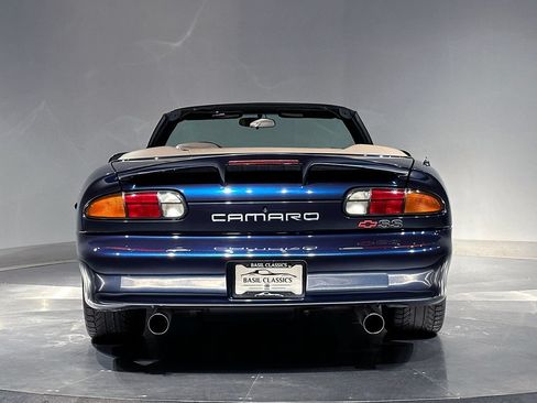 Used 2002 Chevrolet Camaro Z28 w/ SS Performance/Appearance Pkg RWD image 8