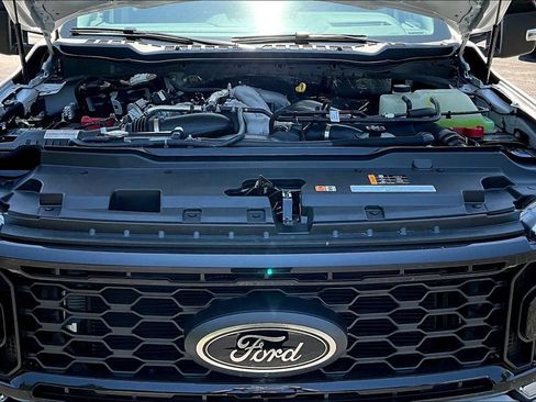 New 2026 Ford F250 Lariat w/ Black Appearance Package AWD/4WD image 12
