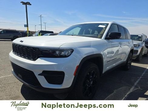 Used 2024 Jeep Grand Cherokee Altitude image 1