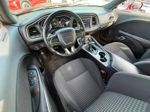Used 2019 Dodge Challenger R/T w/ Driver Convenience Group RWD image 17