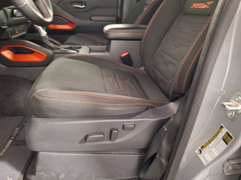 Used 2025 Nissan Frontier Pro-X RWD image 28