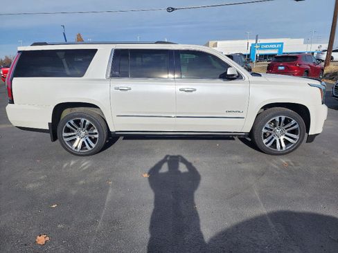 Used 2019 GMC Yukon XL Denali w/ Denali Ultimate Package image 4
