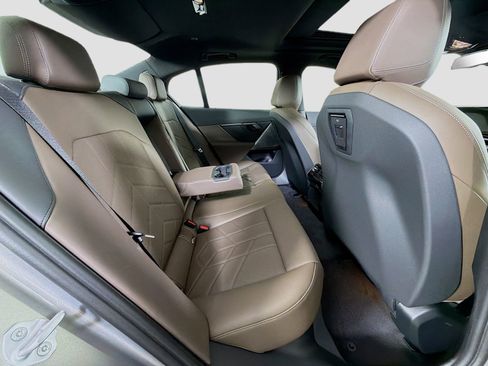 New 2026 BMW 530i xDrive w/ Premium Package AWD/4WD image 30