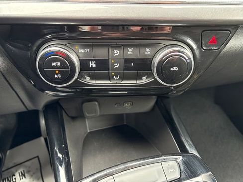 Used 2025 Chevrolet Trax ACTIV image 18