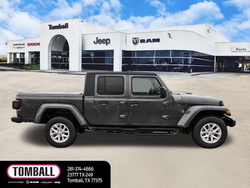 Used 2023 Jeep Gladiator Sport AWD/4WD image 8
