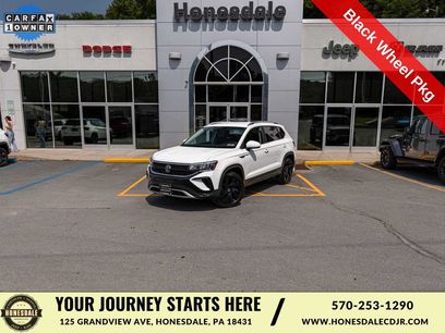 Used 2023 Volkswagen Taos SE w/ Black Wheel Package