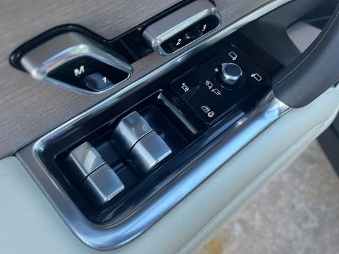 Certified 2023 Land Rover Range Rover SE image 26