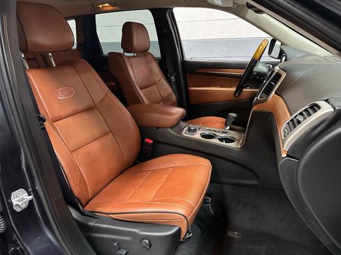 Used 2013 Jeep Grand Cherokee Overland w/ Advance Technology Group image 9