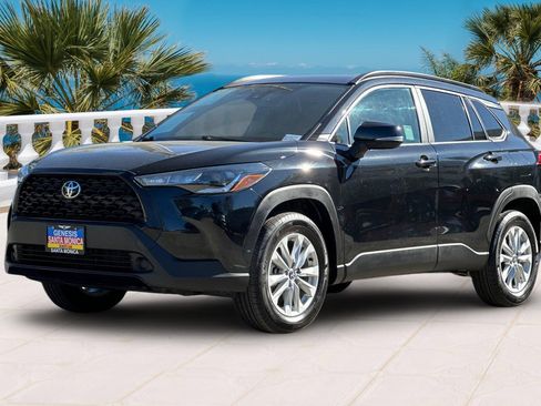 Used 2022 Toyota Corolla Cross LE image 8