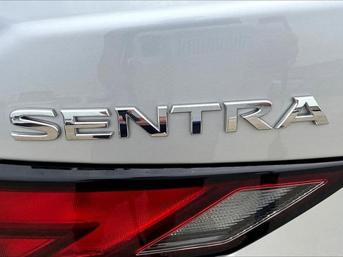 Used 2022 Nissan Sentra SV image 32