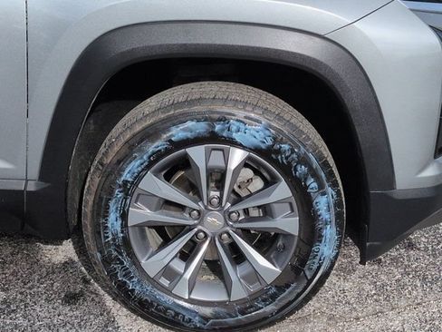 Used 2026 Chevrolet Equinox LT FWD image 10