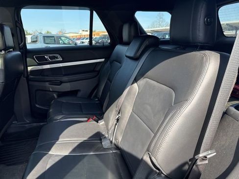 Used 2016 Ford Explorer XLT w/ Equipment Group 202A image 11