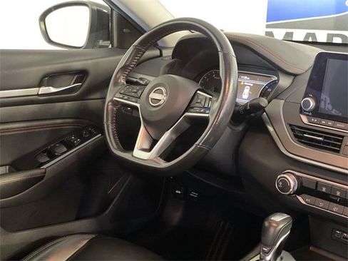 Used 2023 Nissan Altima 2.5 SR image 14