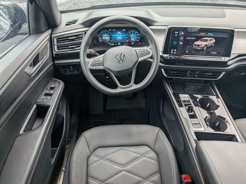 Used 2024 Volkswagen Atlas Cross Sport SE FWD image 16