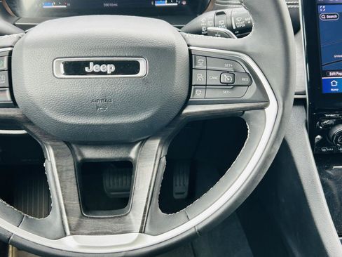 Used 2023 Jeep Grand Cherokee L Limited w/ Luxury Tech Group II AWD/4WD image 21
