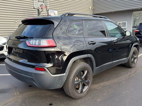 Used 2021 Jeep Cherokee Altitude image 2