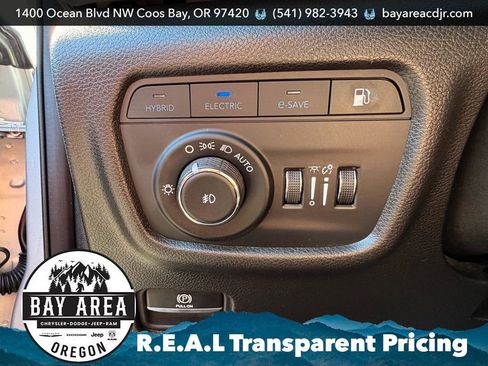 Used 2024 Jeep Grand Cherokee Limited 4xe AWD/4WD image 15