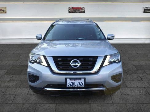 Used 2020 Nissan Pathfinder S FWD image 2