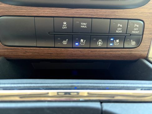 Used 2016 RAM 1500 Laramie w/ Protection Group AWD/4WD image 26
