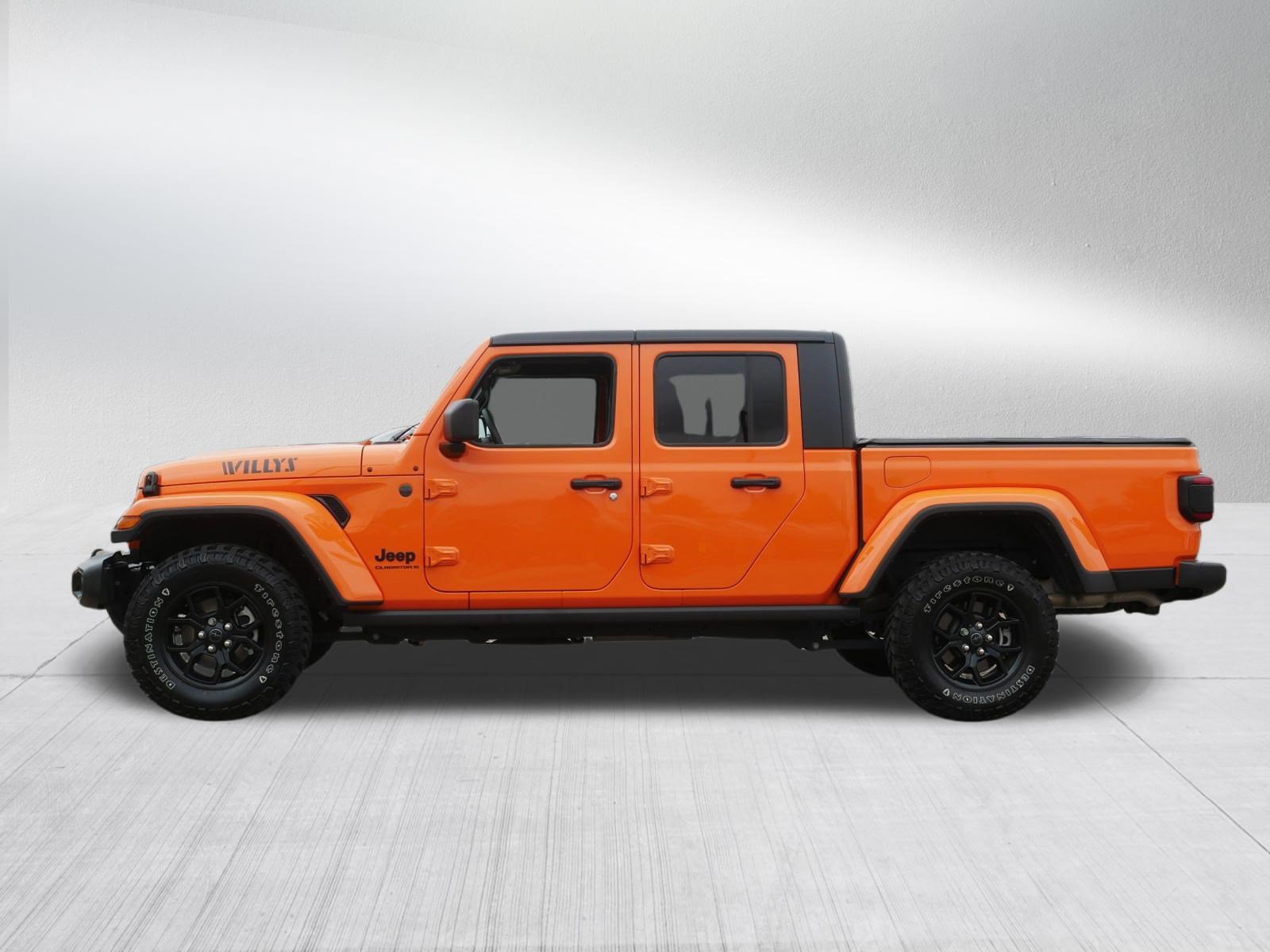 Used 2025 Jeep Gladiator Sport AWD/4WD image 4