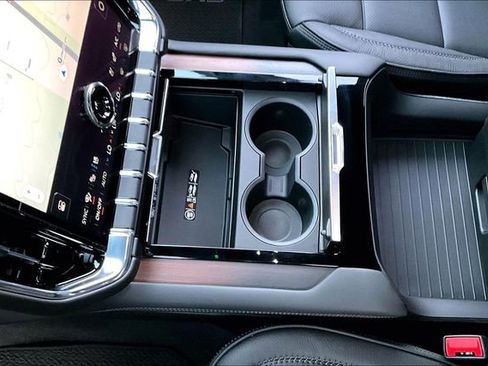New 2026 GMC Yukon XL Denali AWD/4WD image 8